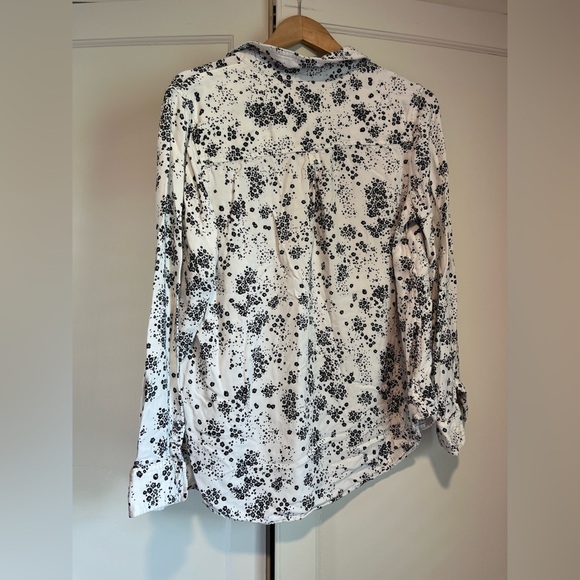 Isabel Maternity by Ingrid & Isabel Floral Patterned Shirt - Picture 2 of 4